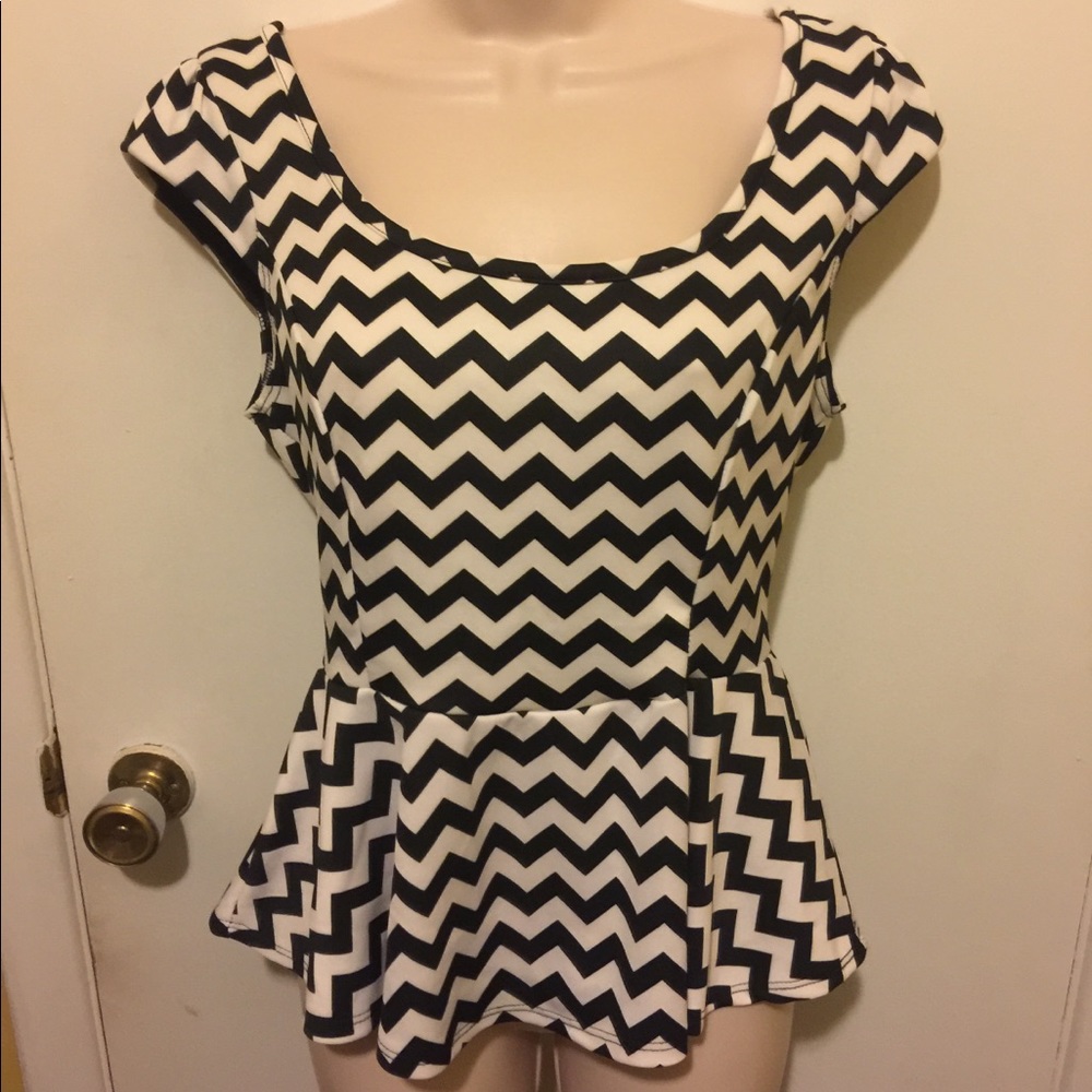 CHARLOTTE RUSSE peplum top❗️